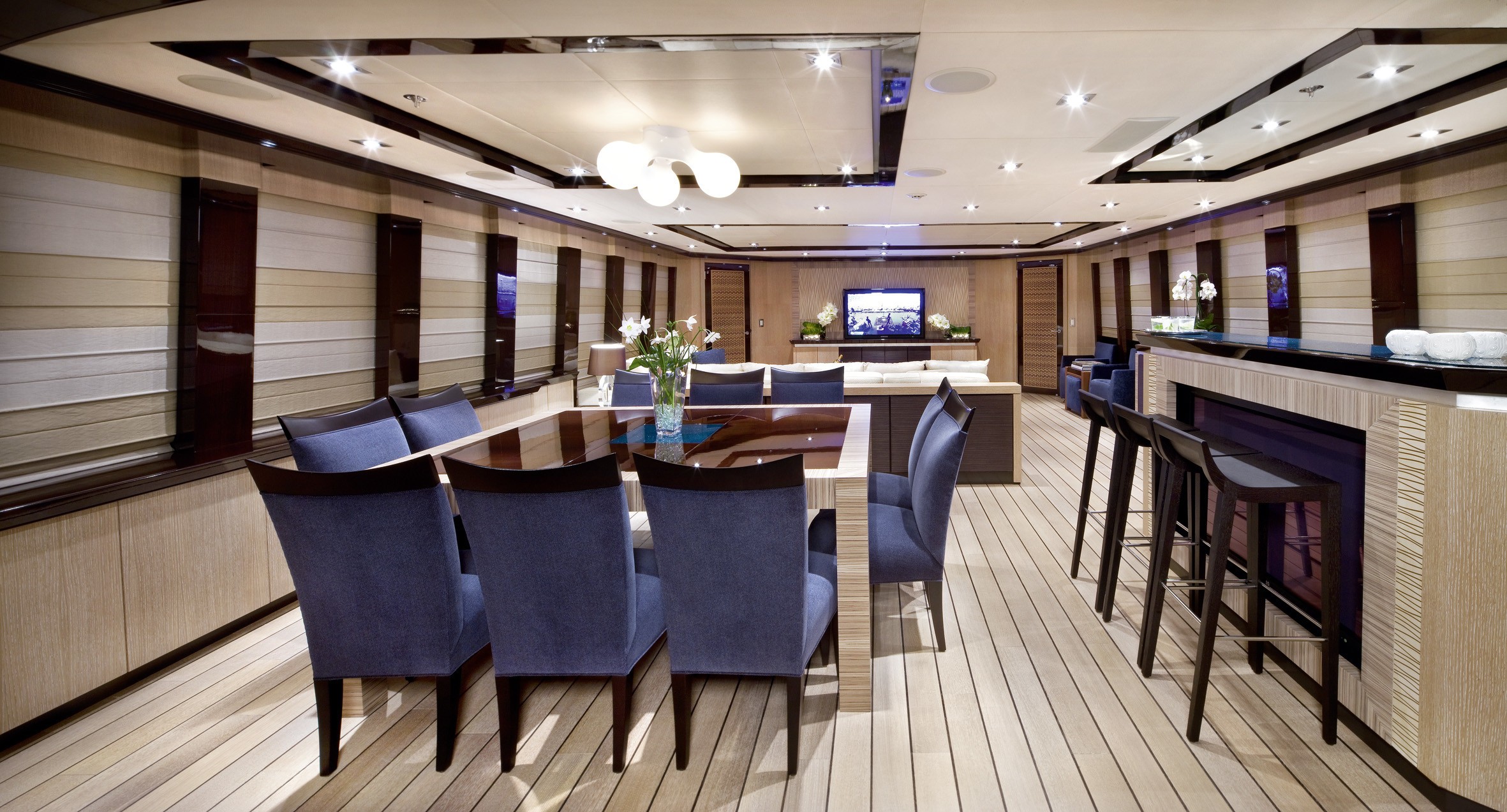 Yacht BLUE ICE, Palmer Johnson Yachts CHARTERWORLD Luxury Superyacht Charters